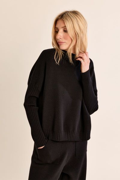Women's black sweater with a clean design – stylish, comfortable, versatile MOLLY BRACKEN (SKU) BT211EH