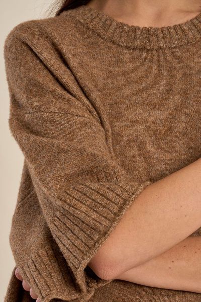 Fine-knit women's sweater with a flared silhouette MOLLY BRACKEN (SKU) LA2064EN