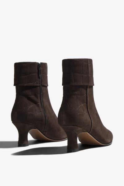 Elegant women's ankle boot in dark brown, featuring a comfortable heel. REGARDE LE CIEL (SKU) HADLEY01.
