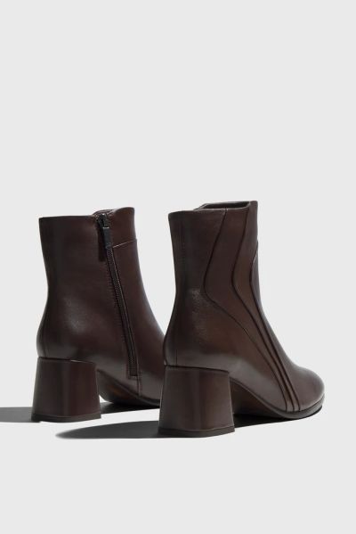 Elegant women's high-heeled ankle boots in genuine leather – stylish and comfortable. REGARDE LE CIEL (SKU) MILLIE15
