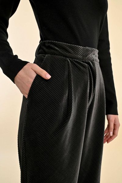 Women's velvet trousers in black MOLLY BRACKEN (SKU) T1695ACH