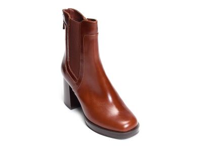 Elegant women's boot in caramel color with heel REGARDE LE CIEL (SKU)BETHANY02
