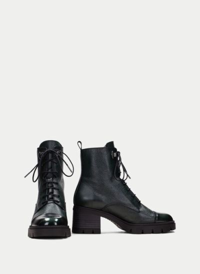 Stylish women's ankle boots in butter green HISPANITAS (SKU) 243605