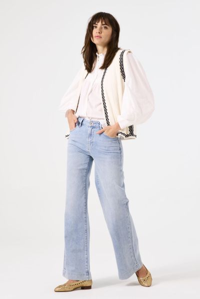 Дамски елек от фина текстурирана материя GARCIA (SKU) B50093
