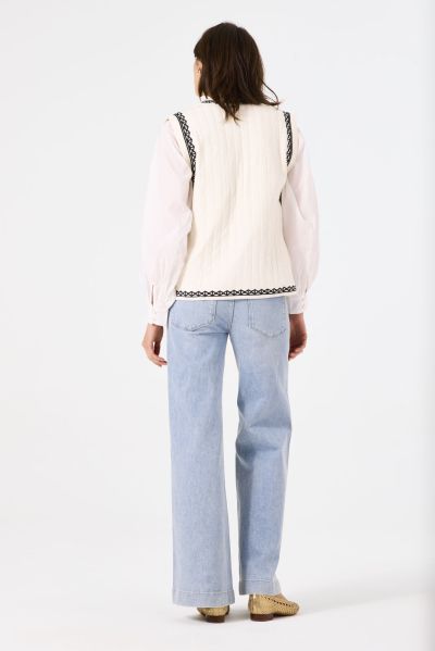 Дамски елек от фина текстурирана материя GARCIA (SKU) B50093